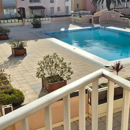 Port Richelieu, Centre Port Climatise, Vue Pisicne