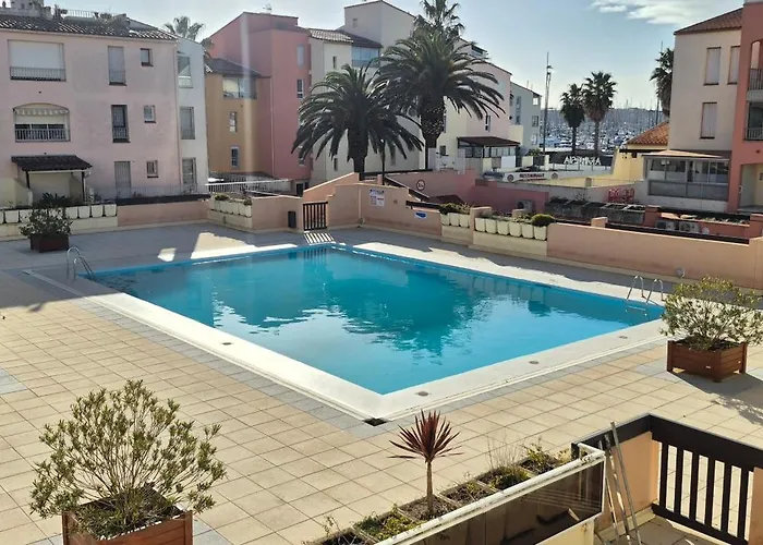 Apartment Port Richelieu, Centre Port Climatise, Vue Pisicne *