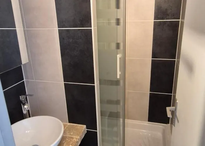 Port Richelieu, Centre Port Climatise, Vue Pisicne Agde