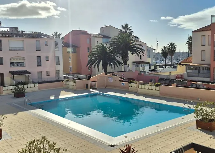 Apartment Port Richelieu, Centre Port Climatise, Vue Pisicne