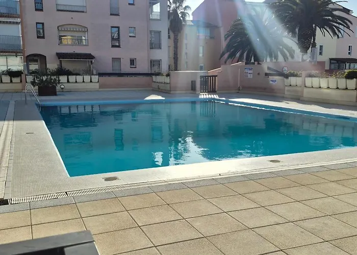 Port Richelieu, Centre Port Climatise, Vue Pisicne Agde