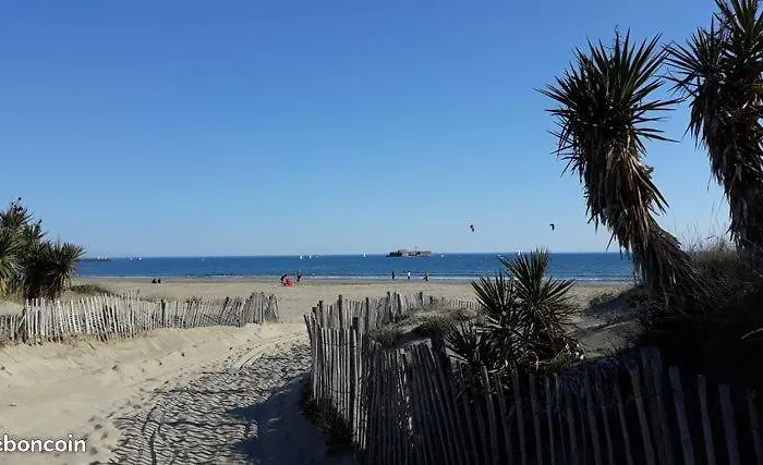 Port Richelieu, Centre Port Climatise, Vue Pisicne